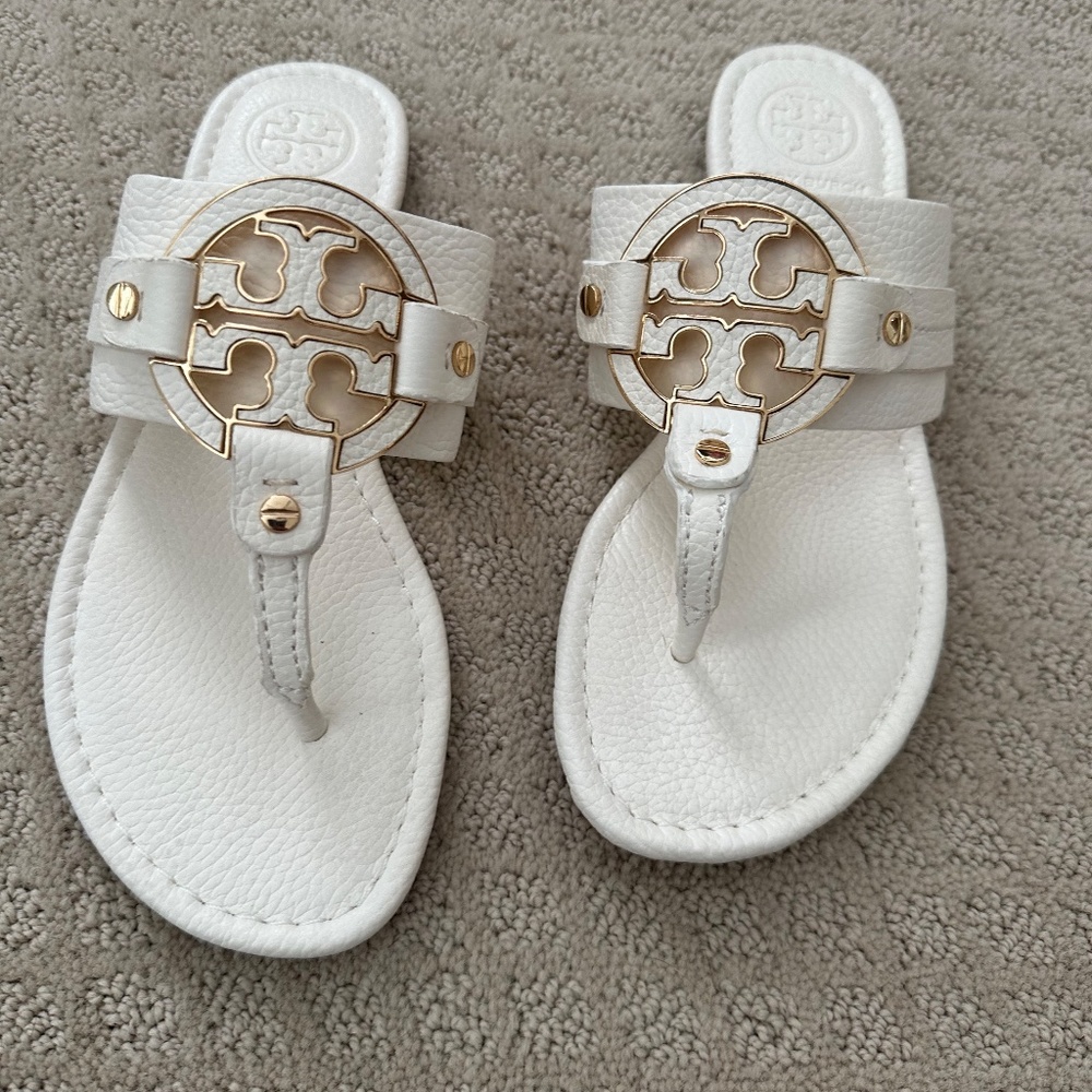 Tory Burch Leather Amanda Sandal Size 7 Lightly worn, preowned